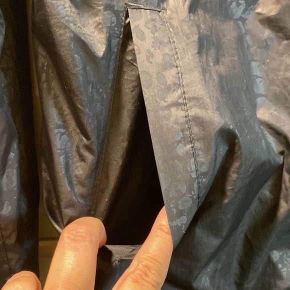 Nike Wind Breaker - Black - Picture 8 of 9